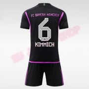 Günstige Bayern München 2023-24 Joshua Kimmich 6 Kinder Fußball Trikotsatz Auswärtstrikot..